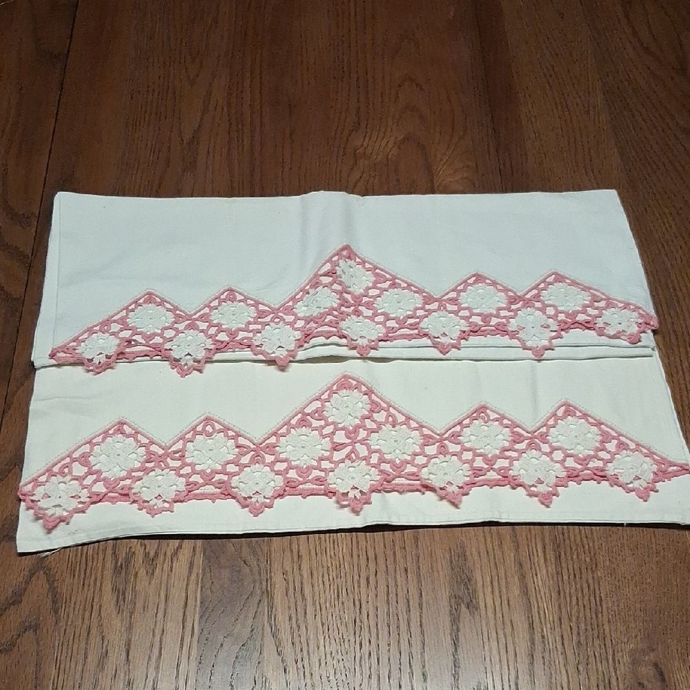Set of 2 beautiful crocheted/tatted pillow cases.